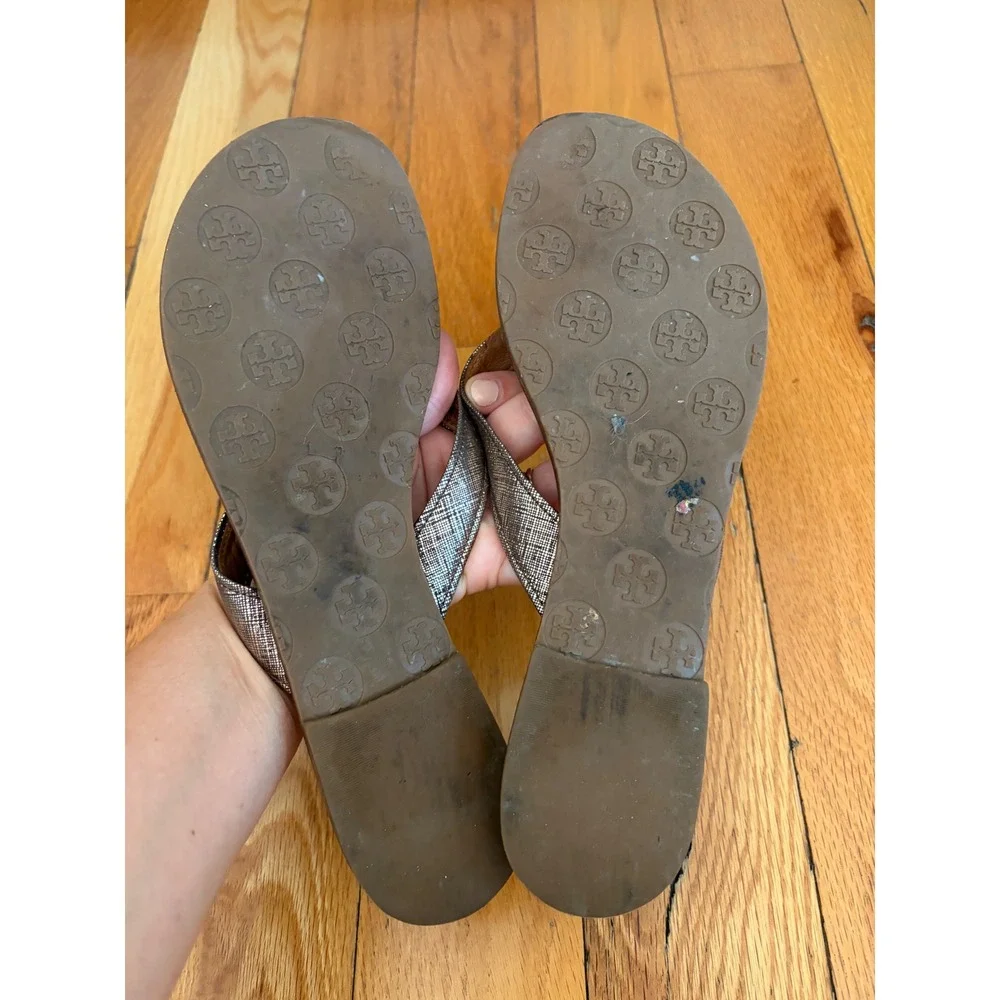 Tory Burch Thora Bronze Leather Gold Logo Flip Flop Thong Sandal Size 9